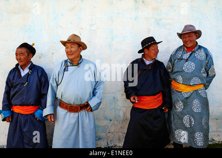 Mongolei, Arkhangai Provinz, Bulgan, Zuschauer beim Naadam festival Stockfoto