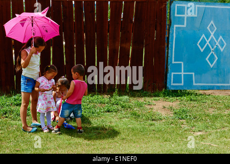 Mongolei, Arkhangai Provinz, Bulgan, Zuschauer beim Naadam festival Stockfoto