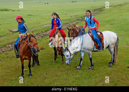 Mongolei, Arkhangai Provinz, Bulgan, Zuschauer beim Naadam festival Stockfoto