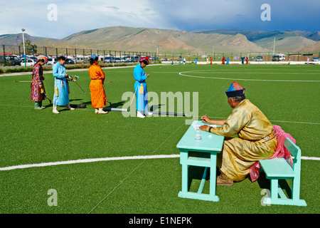 Mongolei, Zavkhan Provinz, Uliastay, Bogenturnier Stockfoto