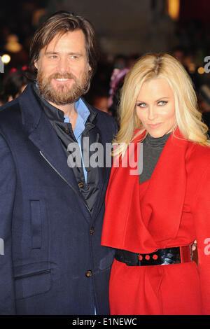 London, UK, UK. 3. November 2009. Jim Carrey und Jenny Mccarthy besuchen die UK-Premiere von "A Christmas Carol" an Empire Leicester Square. © Ferdaus Shamim/ZUMA Wire/ZUMAPRESS.com/Alamy Live-Nachrichten Stockfoto