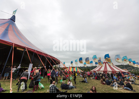 Akustik- und Pilton Palastzelte. Glastonbury Festival 2013 Stockfoto