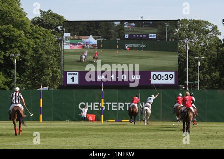 Buenos Aires V Team Peking bei Chestertons Polo im Park 2014-Team Stockfoto