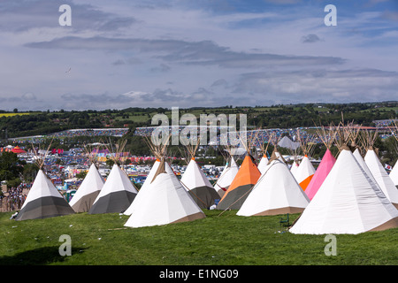 Tipi-Dorf. Blick auf Glastonbury Festival 2013 Stockfoto