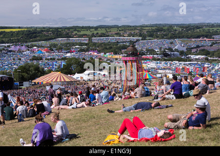 Menschen ruht in The Park Glastonbury Festival 2013 Stockfoto