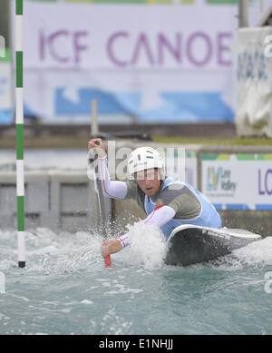 Waltham Cross, Hertfordshire, UK. 7. Juni 2014. Kanadas CAMERON SMEDLEY beginnt seinen Lauf während der C1 Herren Halbfinale im Lee Valley White Water Centre: Steve FlynnZUMA Presse Credit: Steve Flynn/ZUMA Wire/ZUMAPRESS.com/Alamy Live News Stockfoto