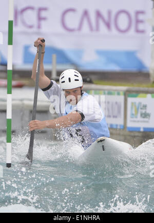 Waltham Cross, Hertfordshire, UK. 7. Juni 2014. Kroatiens MATIJA MARINIC beginnt seinen Lauf während der C1 Herren Halbfinale im Lee Valley White Water Centre: Steve FlynnZUMA Presse Credit: Steve Flynn/ZUMA Wire/ZUMAPRESS.com/Alamy Live News Stockfoto