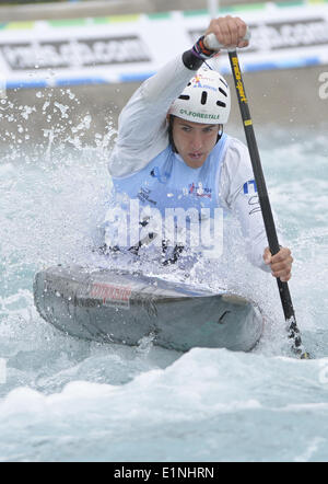 Waltham Cross, Hertfordshire, UK. 7. Juni 2014. Italiens ROBERTO COLAZINGARI Befugnisse nach vorne, während die C1-Herren-Halbfinale im Lee Valley White Water Centre: Steve FlynnZUMA Presse Credit: Steve Flynn/ZUMA Wire/ZUMAPRESS.com/Alamy Live News Stockfoto