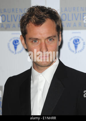 London, UK, UK. 21. März 2010. Jude Law besucht den Laurence Olivier Awards im The Grosvenor House Hotel. © Ferdaus Shamim/ZUMA Wire/ZUMAPRESS.com/Alamy Live-Nachrichten Stockfoto