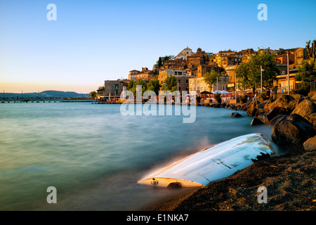 Anguillara Sabazia auf Lake Bracciano, Italien Stockfoto