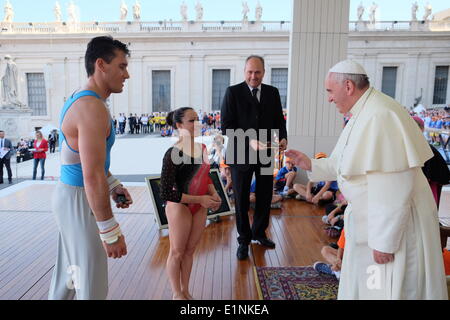 Vatikan-Stadt. 7. Juni 2014. Papst Francis erfüllen die CSI (Centro Sportivo Italiano, italienische Sport Center) für die 70 Jahre des Vereins Credit: wirklich Easy Star/Alamy Live News Stockfoto