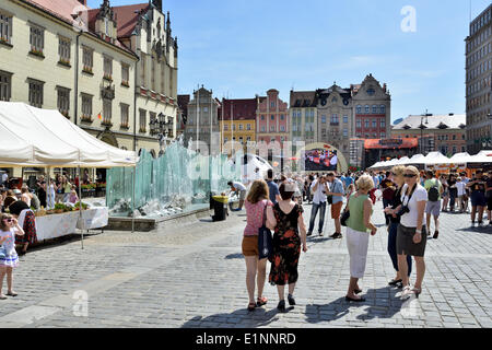 Wroclaw, Polen. 7. Juni 2014. An der Veranstaltung versuchen "Europa auf eine Gabel 2014" Einwohner und Touristen verschiedene Gerichte aus ganz Europa am Juni 7, 2014. Es ist die 6. Auflage der leckersten Veranstaltung in Breslau. Stockfoto