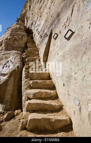 Treppen geschnitzt im Fels in Ein Avdat, süße Wasserquelle in der Wüste Negev, israel Stockfoto