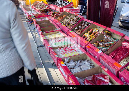 Süßigkeiten und Bonbons zum Verkauf auf Markt fair Basar Stockfoto