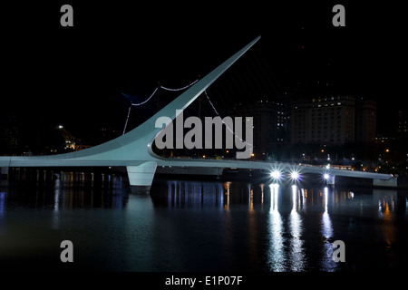 Frau-Brücke am Puerto Madero, Buenos Aires, Argentinien Stockfoto