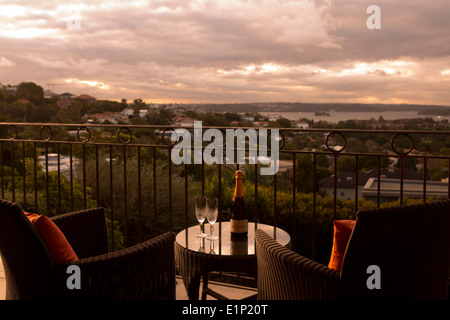 Ein Balkon mit Blick über Rose Bay, Sydney Harbour Stockfoto
