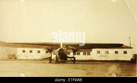 Die Byrd Antarctic Expedition 1932 war ein bedeutender Meilenstein in der Luftfahrtgeschichte. Dieser historische Flug nach Little America, der von dem Entdecker Richard E. Byrd geleitet wurde, war eine der ersten erfolgreichen Missionen in die Antarktis und trug zur Erkundung einer der abgelegensten Gebiete der Welt bei. Stockfoto