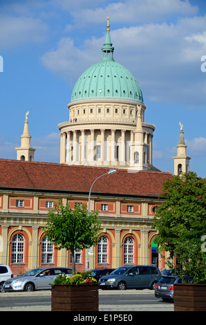 Kutschstall und St. Nikolai Kirche Potsdam Deutschland Stockfoto