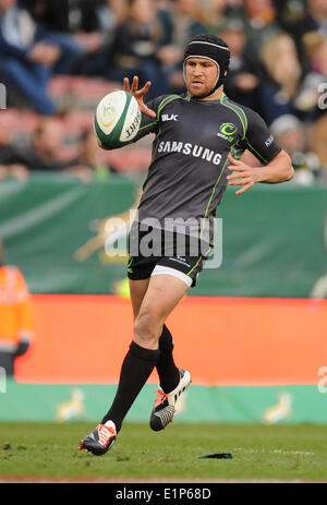 Cape Town, Südafrika. 7. Juni 2014. Matthew Giteau (Capt) der Welt XV während der Castle Lager eingehende Serie Rugby Tour-match zwischen die Springboks und der Welt-XV in Newlands Rugby-Stadion. Foto von Roger Sedres/ImageSA/Alamy Live-Nachrichten Stockfoto