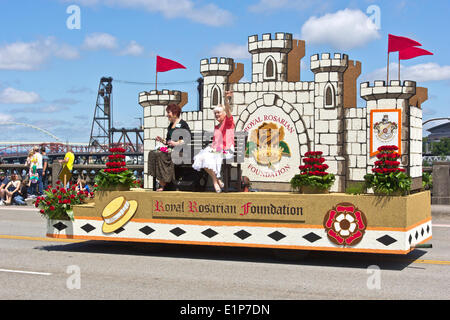 Portland, Oregon, USA, 7. Juni 2014. Portland, Oregon, USA, 7. Juni 2014. Portland, Oregon, USA, 7. Juni 2014. Rose Festival jährliche Parade durch die Innenstadt von 7. Juni 2014 © Editorials/Alamy Live News © Editorials/Alamy Live News Bildnachweis: Editorials/Alamy Live News Stockfoto