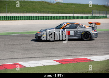 MISANO ADRIATICO, Rimini, Italien - Mai 10: A PORSCHE 997 CUP AGB von ANTONELLI MOTORSPORT team Stockfoto