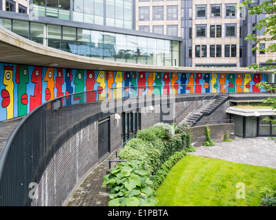 Anzeige der Artwork von Thierry Noir im Londoner Museum, London, England Stockfoto