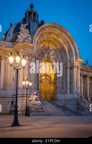 Front-Eingang zum Petite Palais, Paris Frankreich Stockfoto