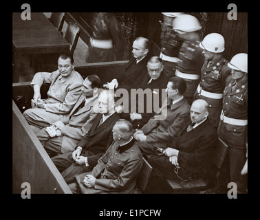 Innenansicht des Nürnberger Prozesses in der Sitzung mit Göring-Kopf der deutschen Luftwaffe, angeklagt wegen Verbrechen gegen die Menschlichkeit 1946 Stockfoto