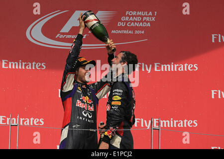 Montreal, Quebec, Kanada. 8. Juni 2014. Daniel Ricciardo von Infiniti Red Bull Racing feiert auf dem Podium mit Vettel Credit: Action Plus Sport/Alamy Live News Stockfoto