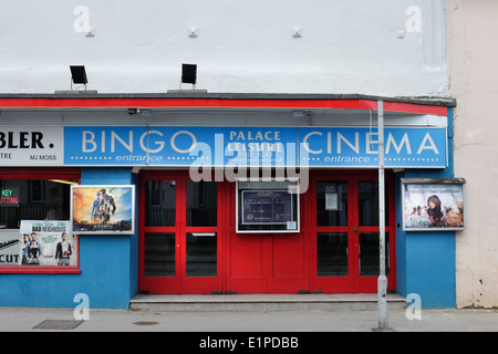 Äußere des Palastes Freizeit Bingo und Kino bei 58 Normandie Street in Alton, Hampshire. VEREINIGTES KÖNIGREICH. Stockfoto