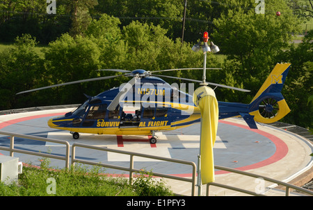 ANN ARBOR, MI - Juni 3: Eines der University of Michigan überleben Flug Hubschrauber sitzt auf seiner Hubschrauberlandeplatz am 3. Juni 2014 in A Stockfoto