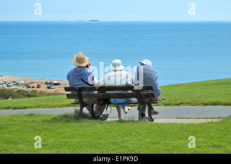 Blick aus Meer von West Hill Hastings an einem klaren Tag, East Sussex, England, UK, GB Stockfoto