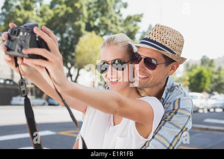 Junge Hip-Hop paar unter einem selfie Stockfoto