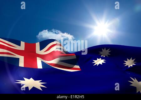 Australische Nationalflagge unter sonnigem Himmel Stockfoto