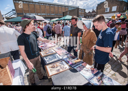 Der Vauxhall Kunst Auto Boot Messe 2014, Truman Brewery, Brick Lane, E1 Stockfoto