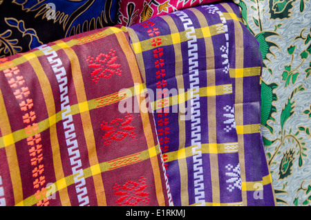 Indonesien, Insel Lombok, Gunnungsari. Sesela Kunstmarkt aka Pasar Seni Sesela, beliebtes Handwerk Dorf. Stockfoto