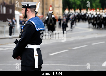 London, England, Vereinigtes Königreich. Mitglied der US-Streitkräfte im Dienst an der Zustand-Öffnung des Parlaments, 4. Juni 2014 Stockfoto
