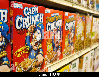 Cereal Abschnitt, Gristedes Lebensmittelgeschäft, NYC, USA Stockfoto