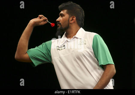 Nitan Kumar (Indien) bei der WM 2014 Darts in der Sport-Halle. Hamburg, 06.06.2014 Stockfoto