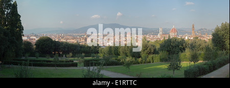 Sonnige Panorama von Florenz von Boboli-Gärten. Stockfoto
