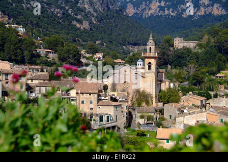 Übersicht zum Dorf Valldemossa Valdemosa Mallorca Spanien Stockfoto