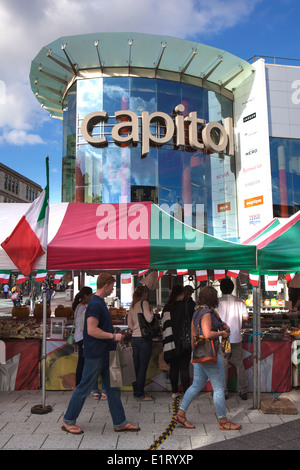 Kapitol Queen Street Cardiff Wales, UK Stockfoto