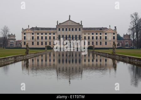 Die feine Villa Pisani-Adelsfamilie liegt entlang der Riviera del Brenta, Stockfoto