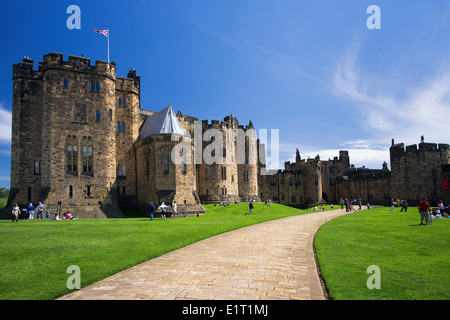 Alnwick Castle, entnommen in der Vorburg, wo Harry Potter gedreht wurde Stockfoto