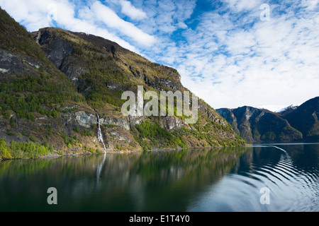 Aurlandsfjords im Frühjahr, vor Sognefjord, Norwegen Stockfoto