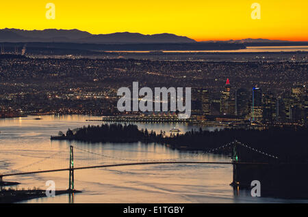 sehen Sie Vancouver lower Mainland vor Sonnenaufgang Cypress Mountain Aussichtspunkt in West Vancouver British Columbia Kanada. Stockfoto