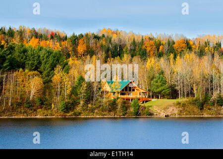 Log Haus, obere Kent, Saint John River Valley, New Brunswick, Kanada Stockfoto