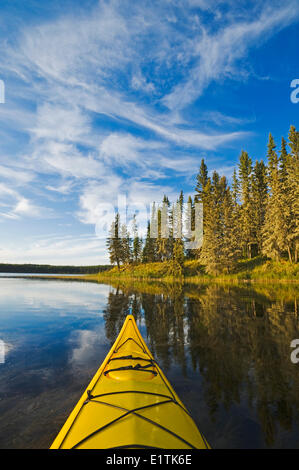 Kajak, hängenden Herzen Seen, Prince Albert National Park, Saskatchewan, Kanada Stockfoto