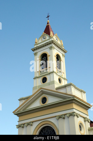 Bell Tower der Catedral Sagrado Corazon, Punta Arenas-Kathedrale des Heiligen Herzens. Plaza Muñoz Gamero, Punta Arenas, Chile. Stockfoto