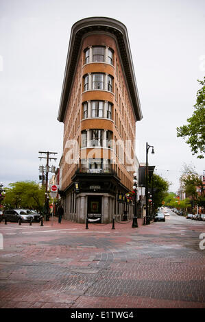 Hotel Europe ist eine dreieckige Kulturdenkmal oder "Bügeleisen" in Gastown. Es entstand im Jahre 1909 in Vancouver, BC Kanada Stockfoto